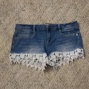 💢Hot white lace shorts💢